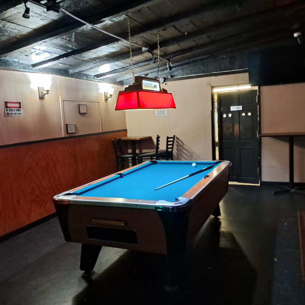 B.B.'S Pub and Grill 3