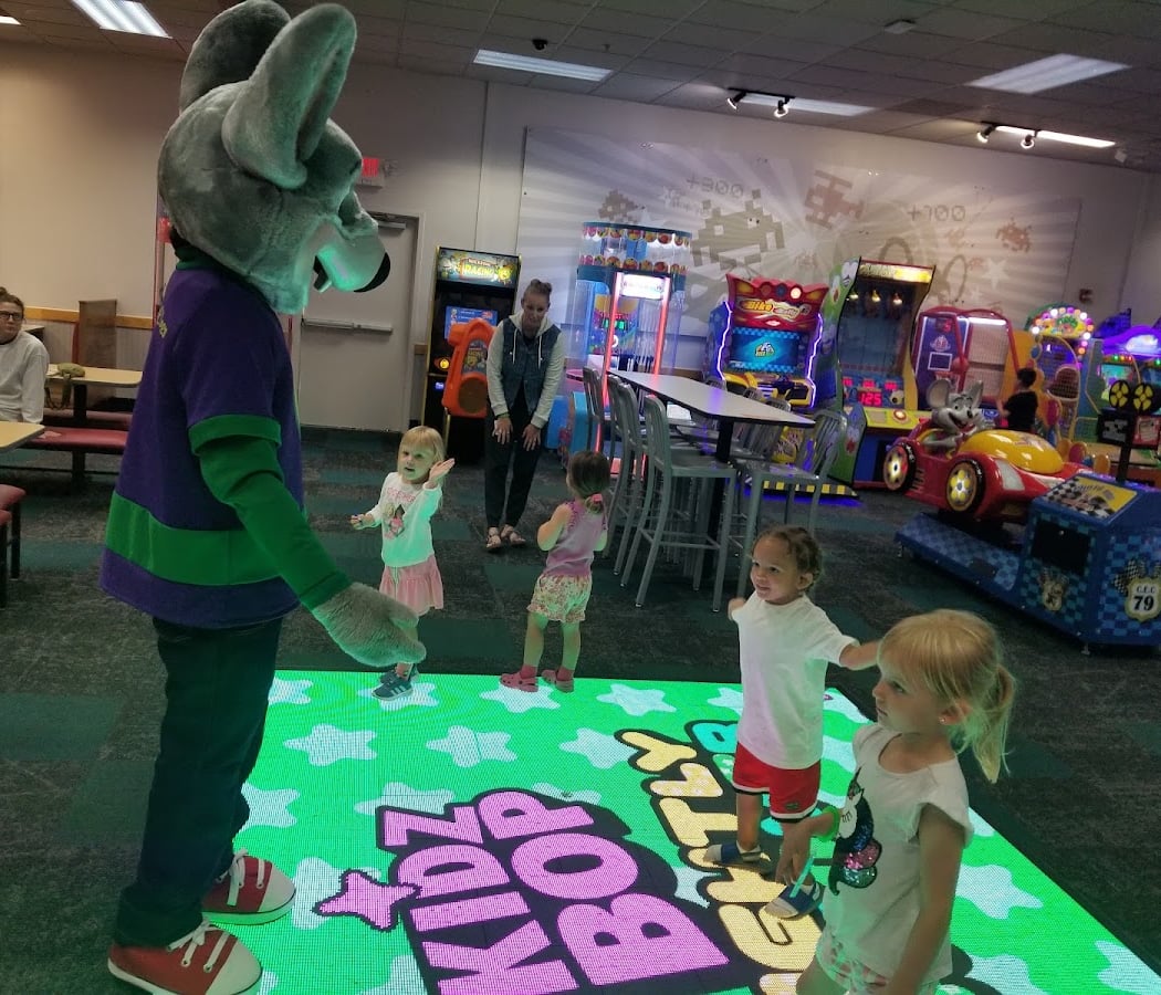 Chuck E. Cheese 1