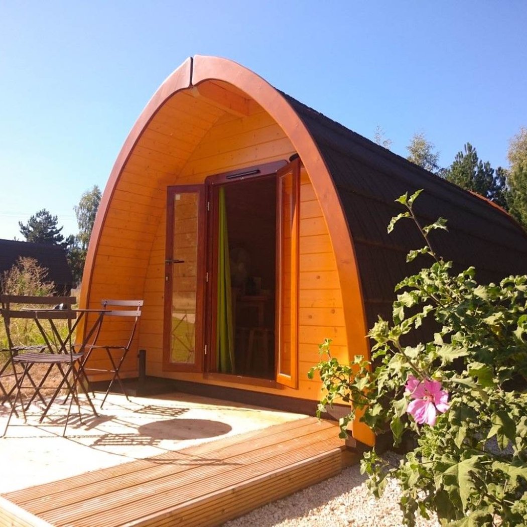 Domaine De La Grangée - Séjour en hébergement insolite -Roulotte, Carré d'étoiles et Cabanes 2