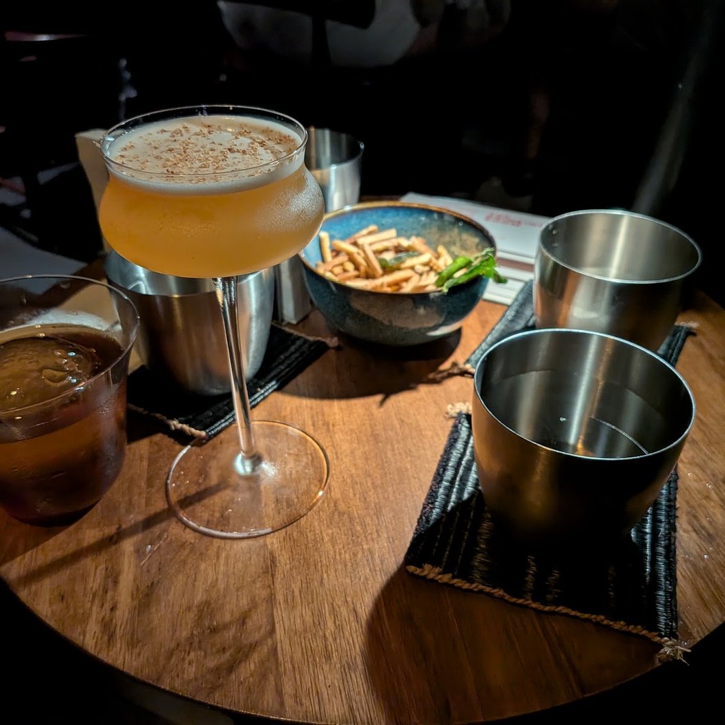 Bar Us 3