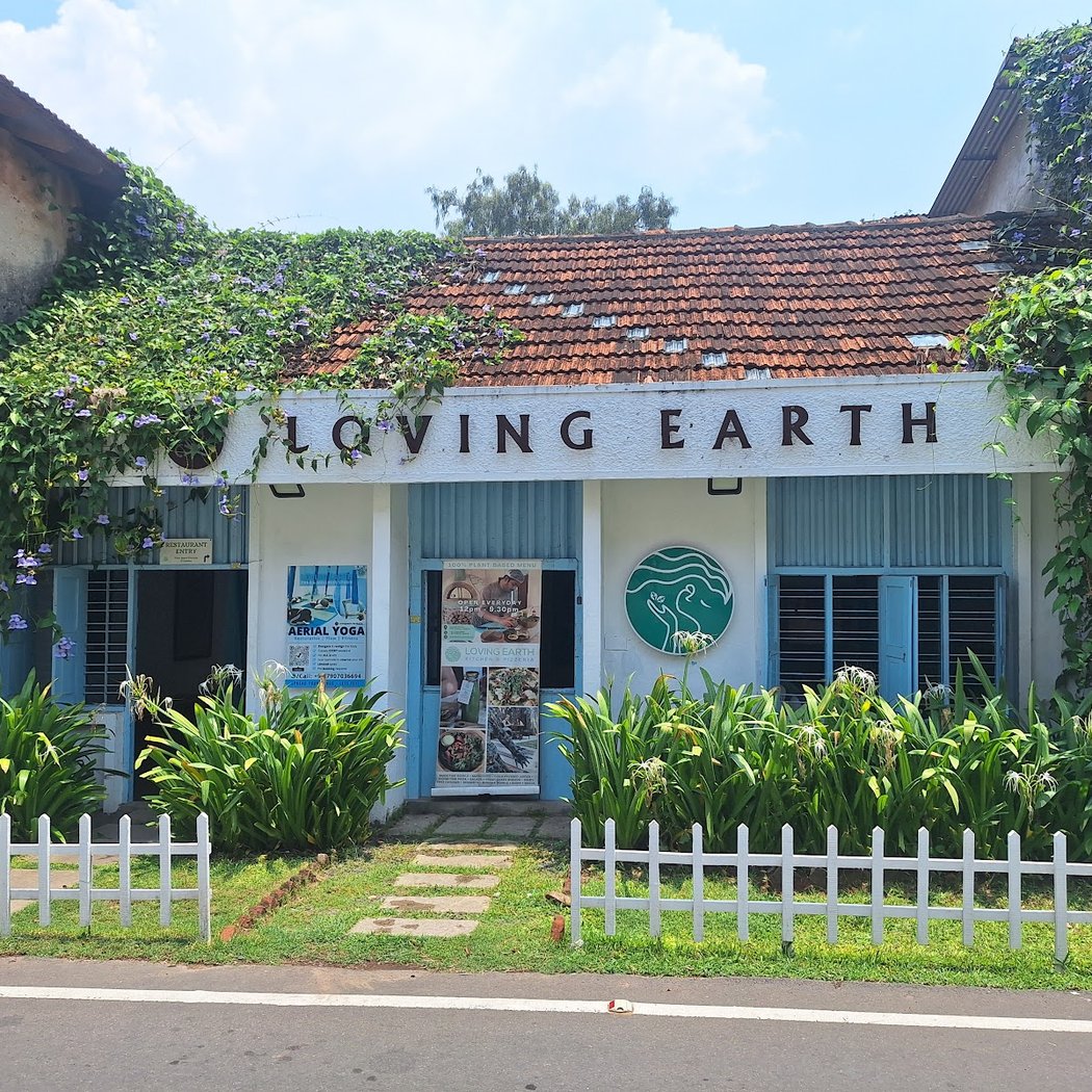 Loving Earth Cafe 3