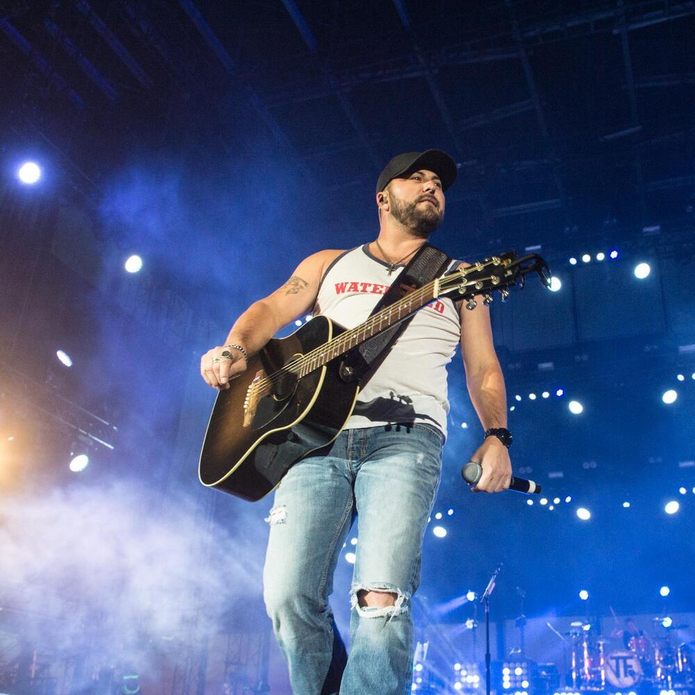 Tyler Farr 1