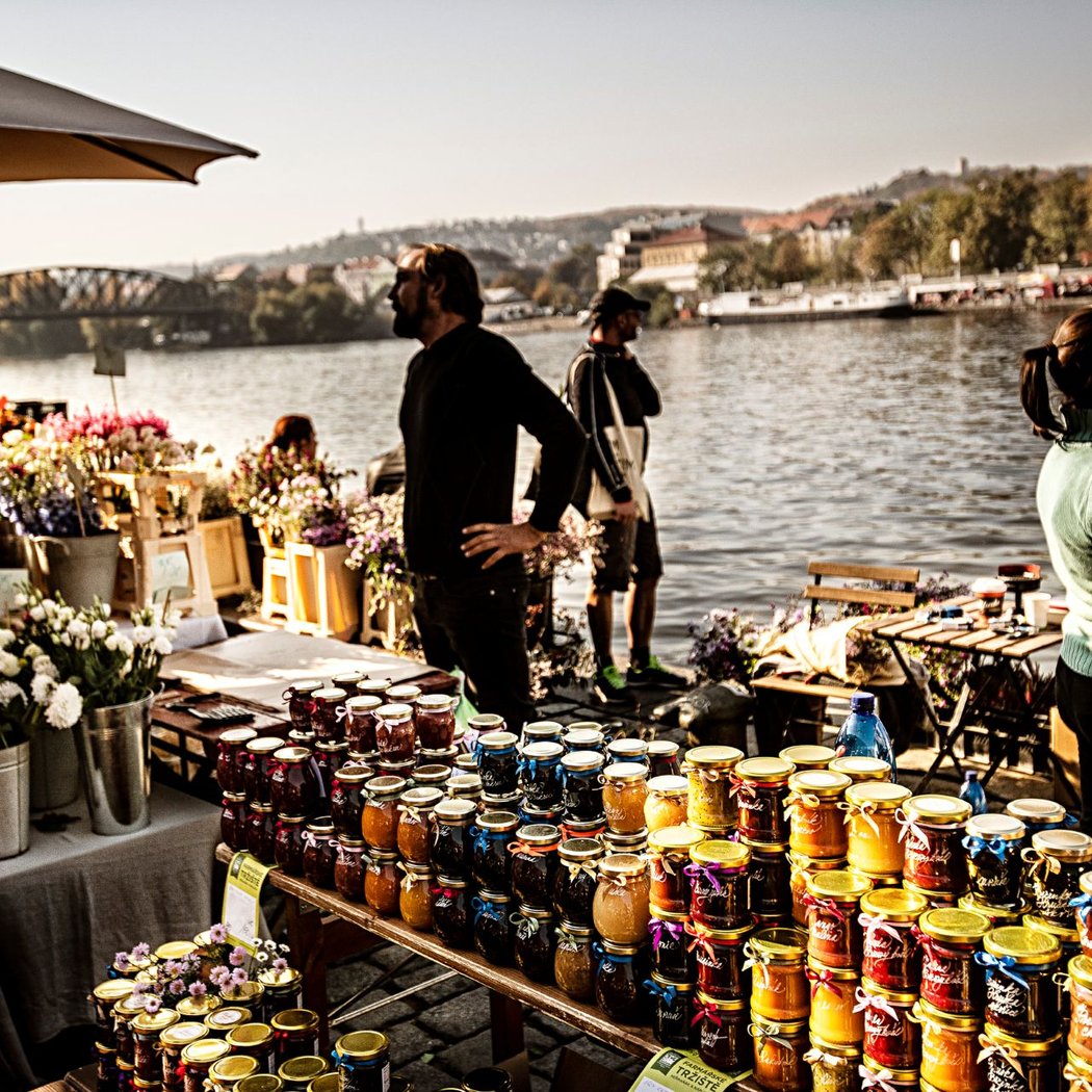 Náplavka Farmers ’ Market