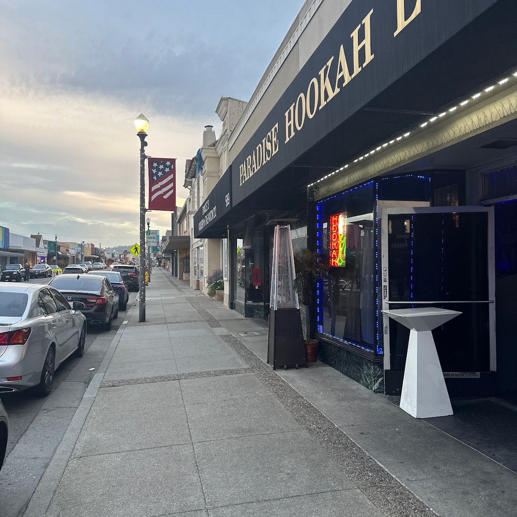 Paradise Hookah Lounge 3