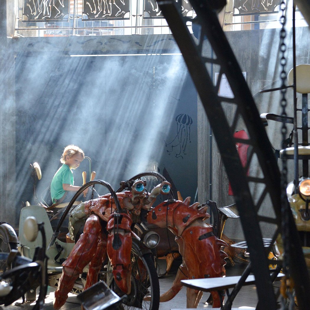 Carrousel of the Marine Worlds 3
