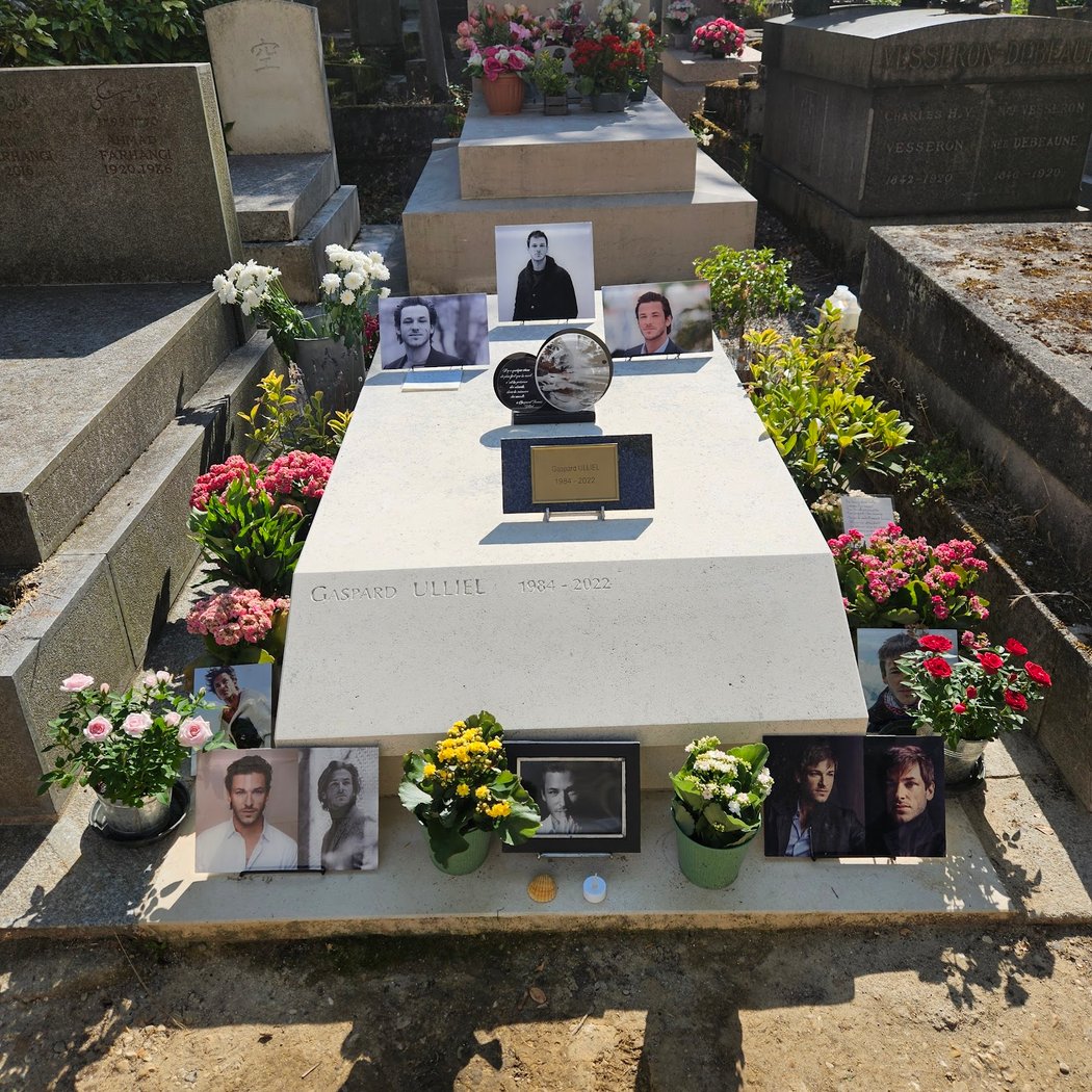 Tombe de Gaspard Ulliel 1