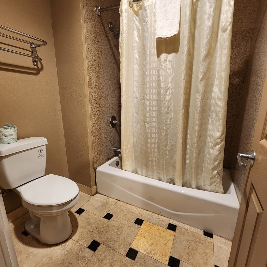 Marinwood Inn & Suites 3