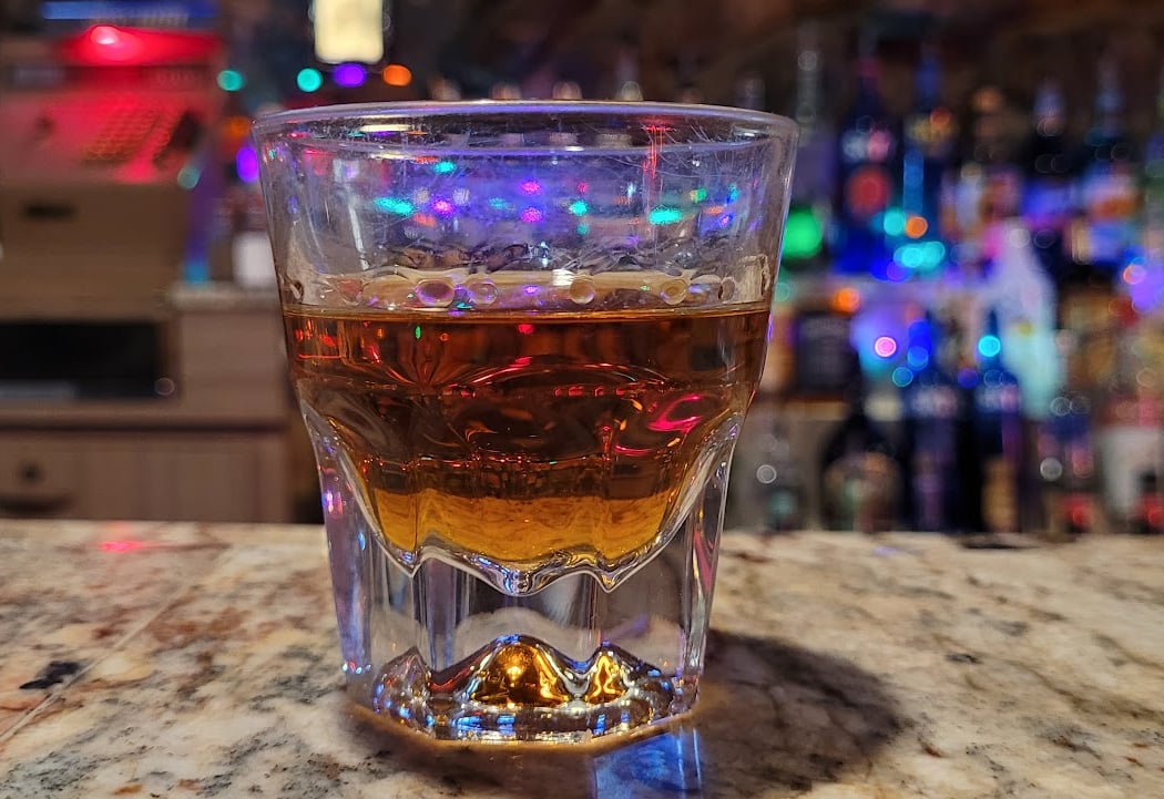 Polomoni's Bar & Lounge 1