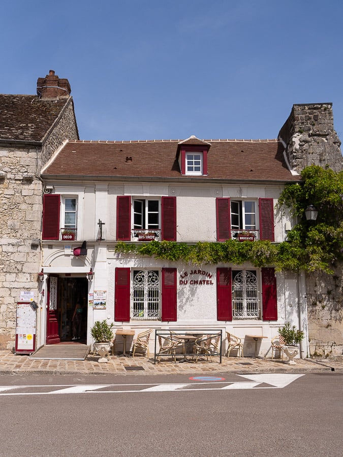 Pl. du Châtel 4