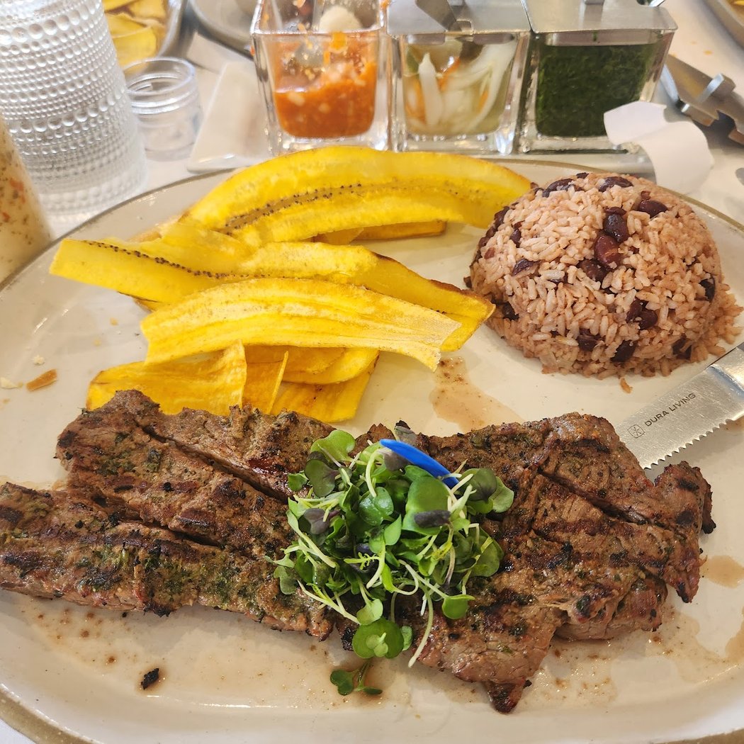 Madroño Restaurant 3