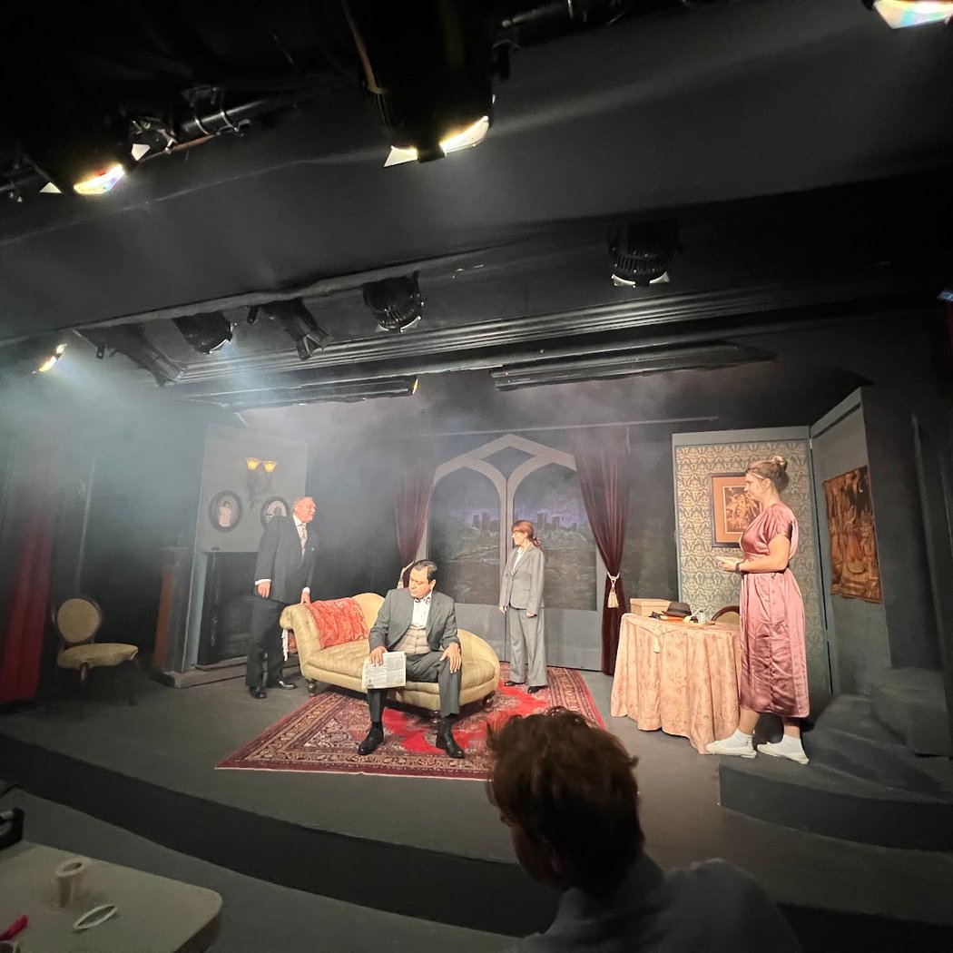 Tour of The Amateur Comedy Club and Historic Sniffen Court 1