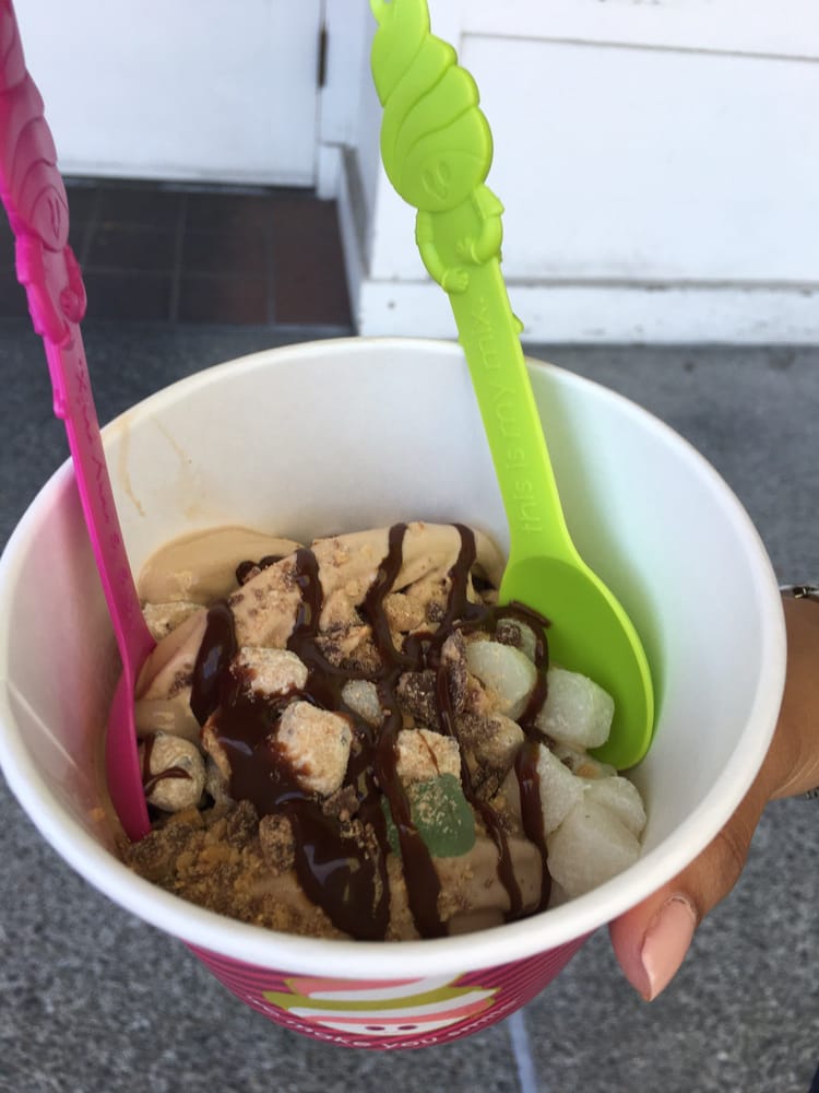 Menchie's Frozen Yogurt 3