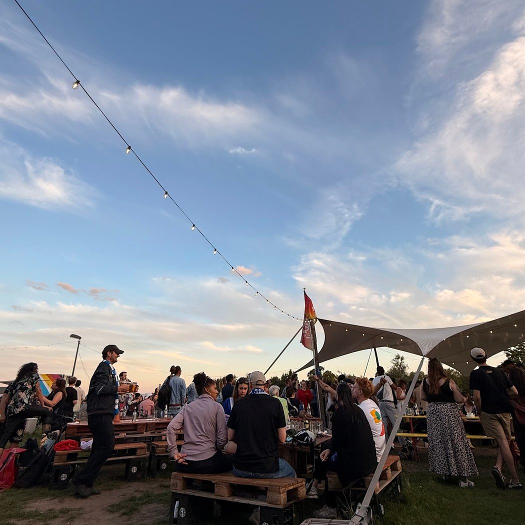 Neulich Biergarten am THF-Tower 3