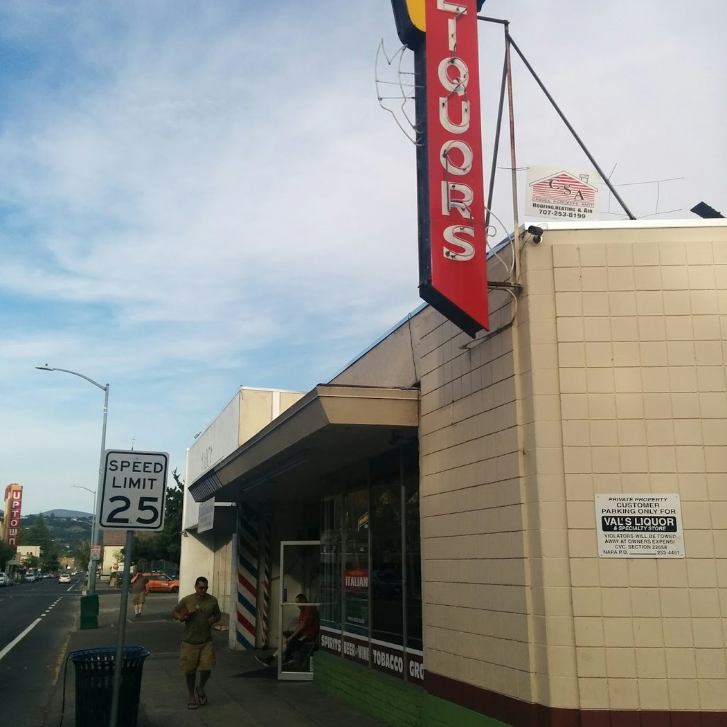 Val's Liquors 2
