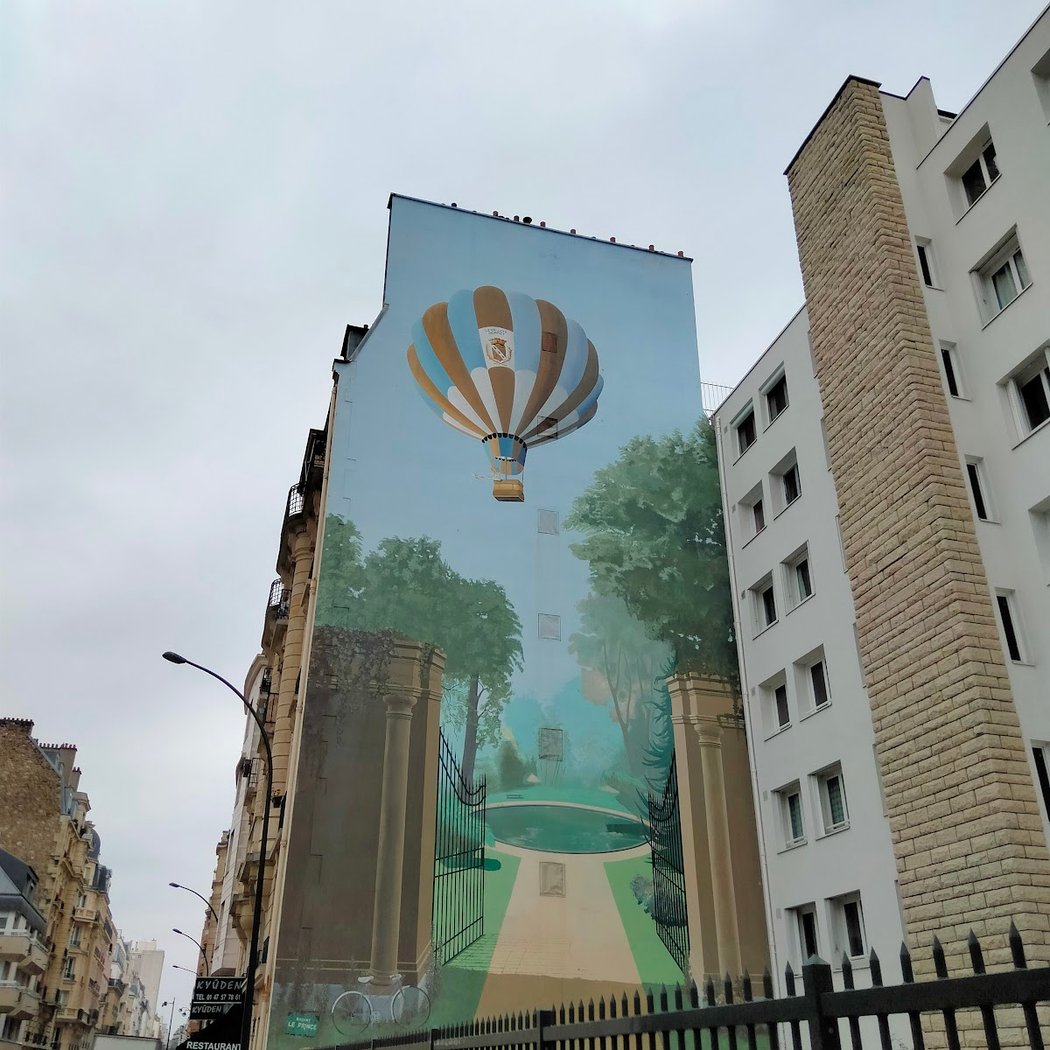 Fresque de la Montgolfière 2