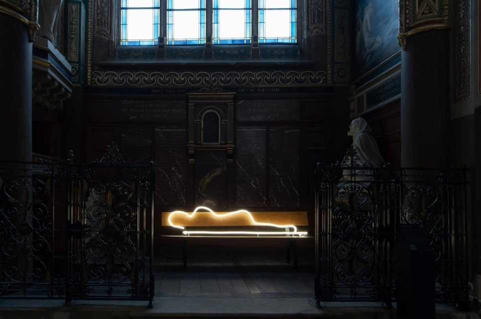 Sculpture lumineuse et installation sonore par Fanny Allié 1