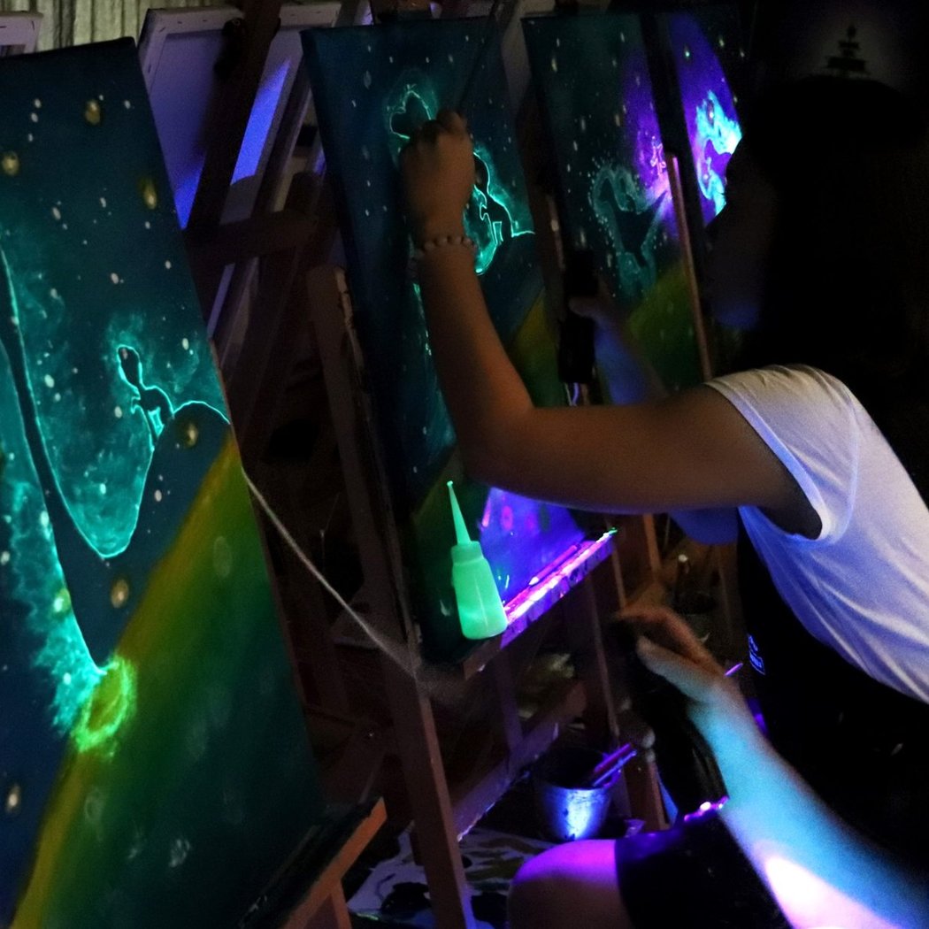 Glow-in-the-dark paint and sip workshop 2