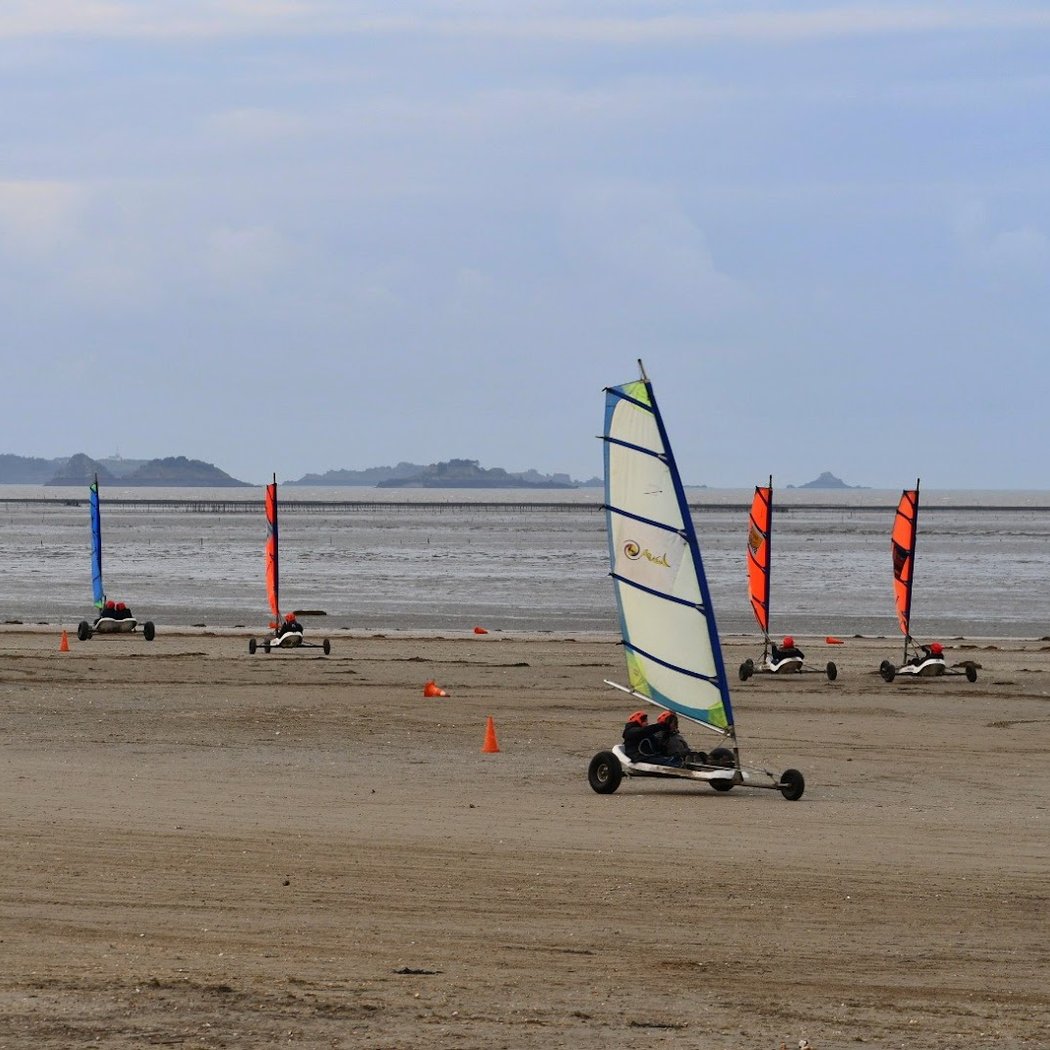 Avel Char à Voile centre de char a voile en baie du mont saint michel 2