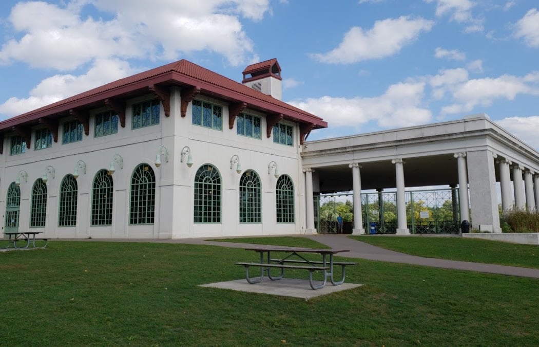 Como Lakeside Pavilion 2