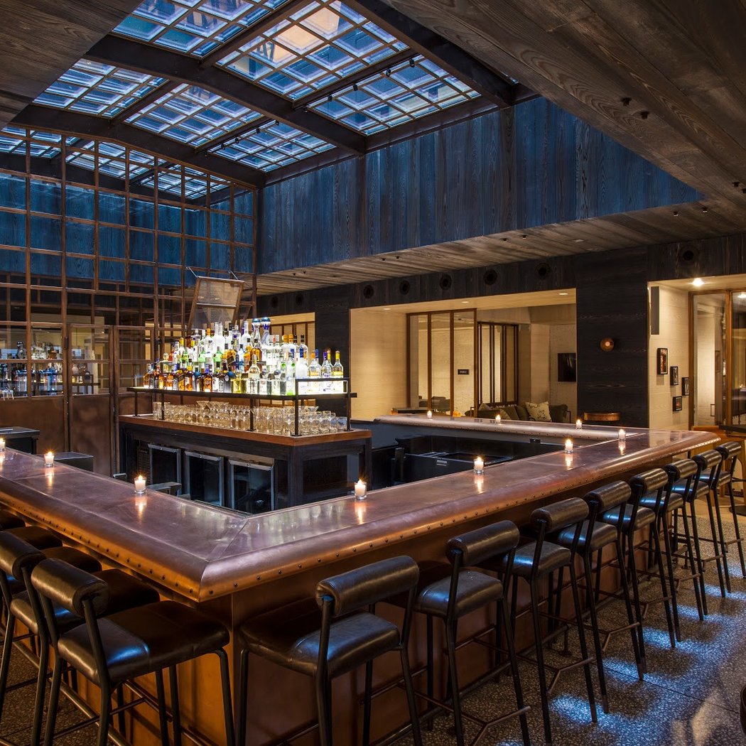 Bar Moxy 2