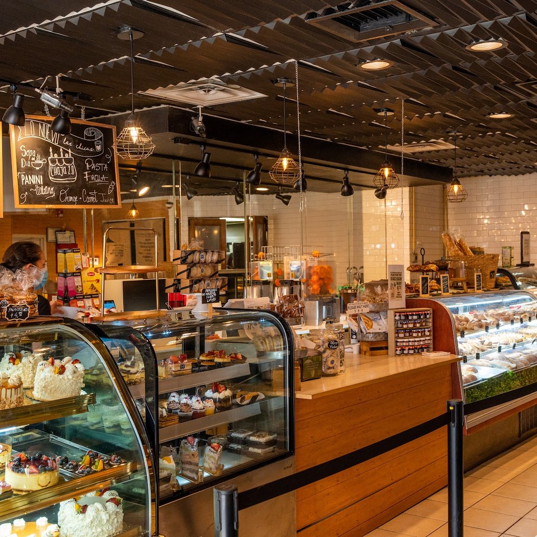Las Chicas Bakery & Cafe 2