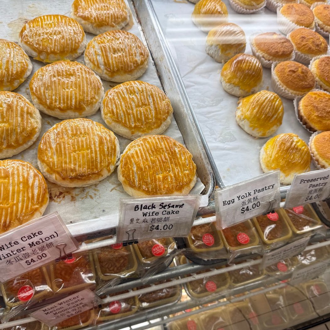 Yummy Bakery & Cafe 3