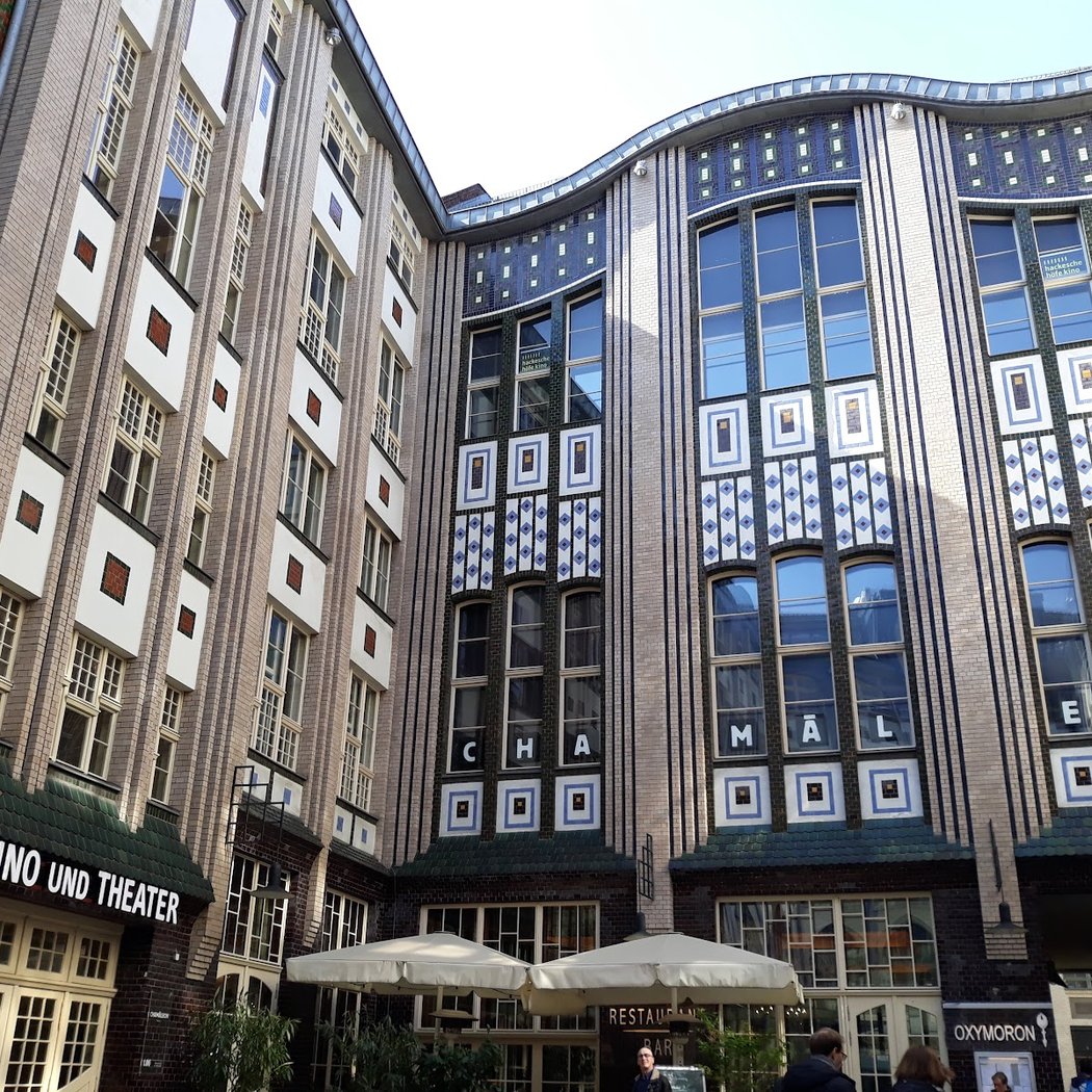 Hackescher Markt 1