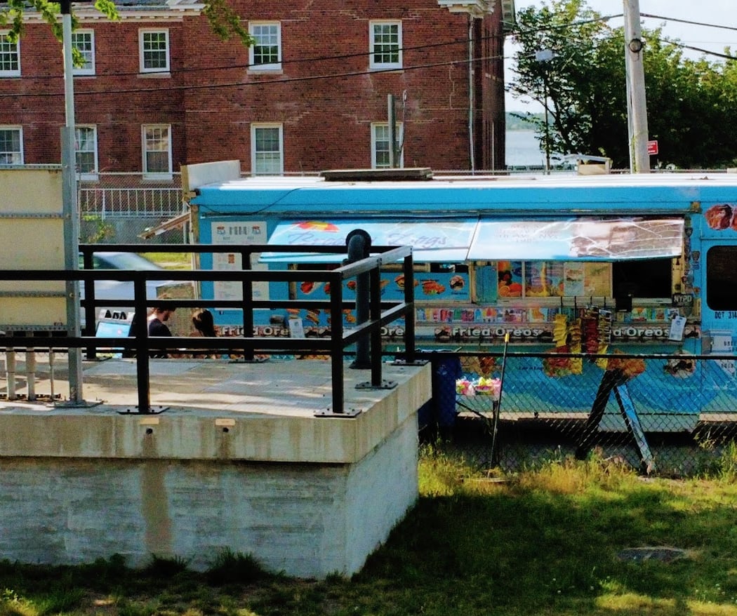 Breezy Dogs Food Truck 1