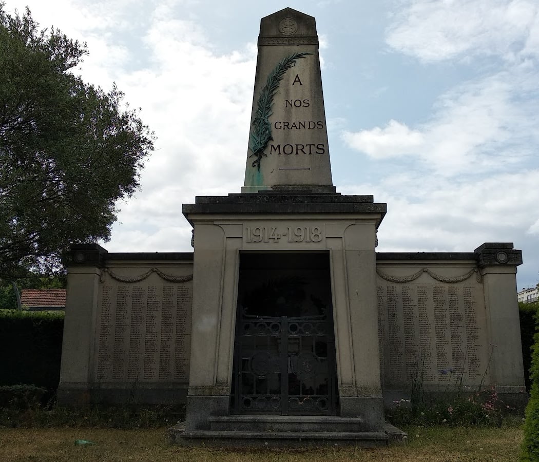 Monument aux morts 1914-18 d'Ivry-sur-Seine 1