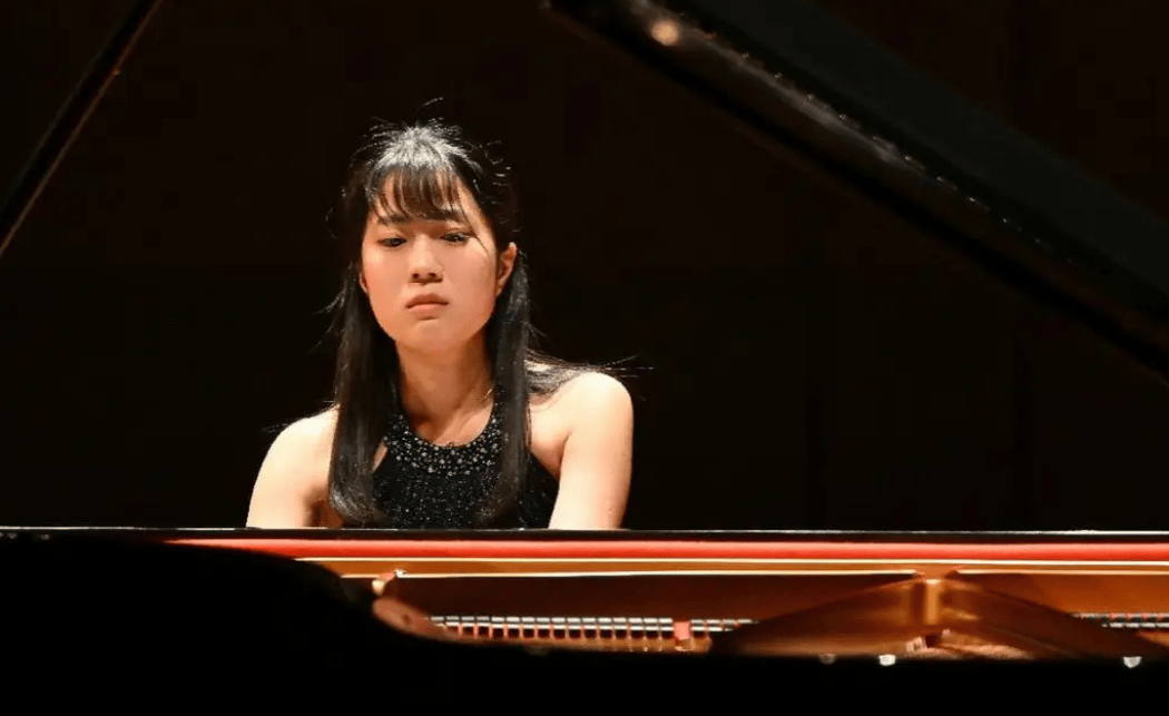 Xinyao LYU & Moe HOSOKAWA, piano - Schumann, Chopin 1