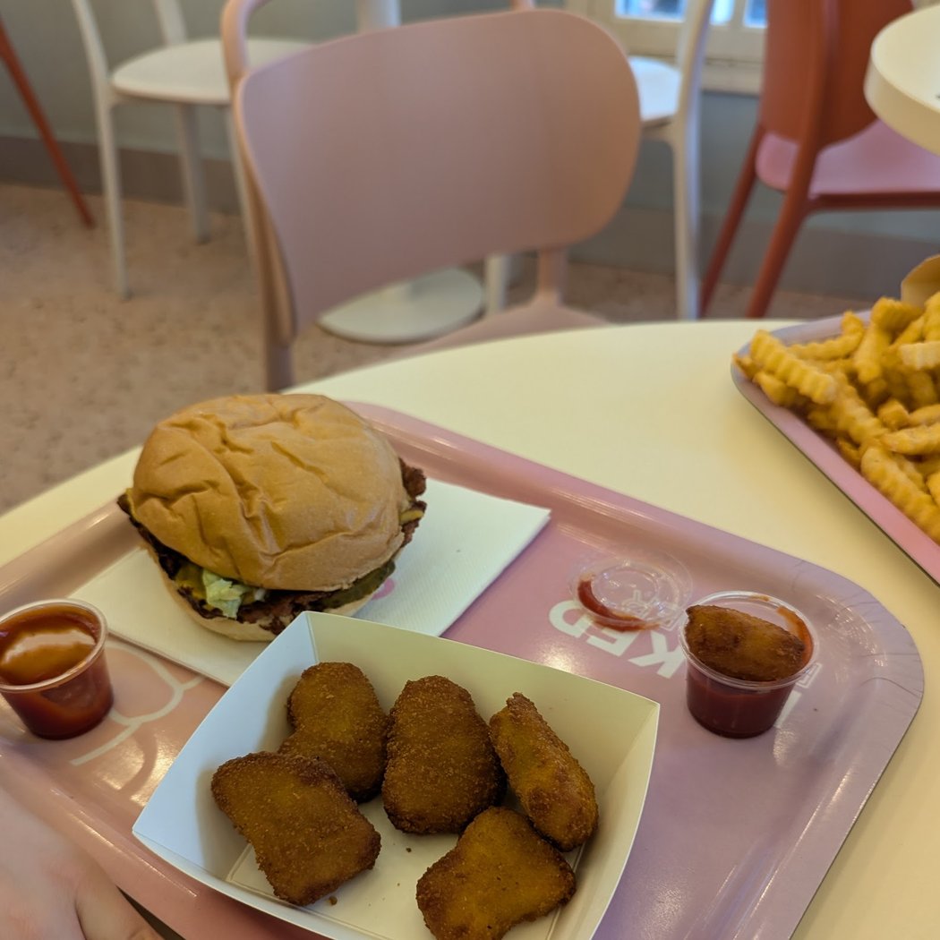 Naked Burger 5
