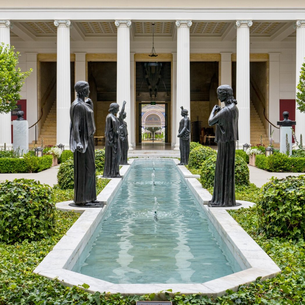 Exploring the Villa's Architecture & Gardens Tour