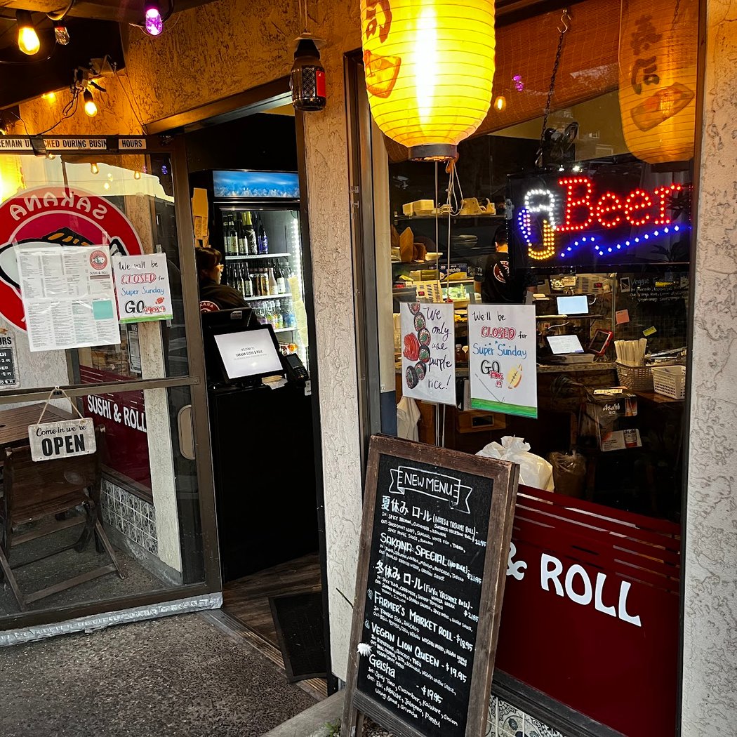 Sakana Sushi & Roll 2