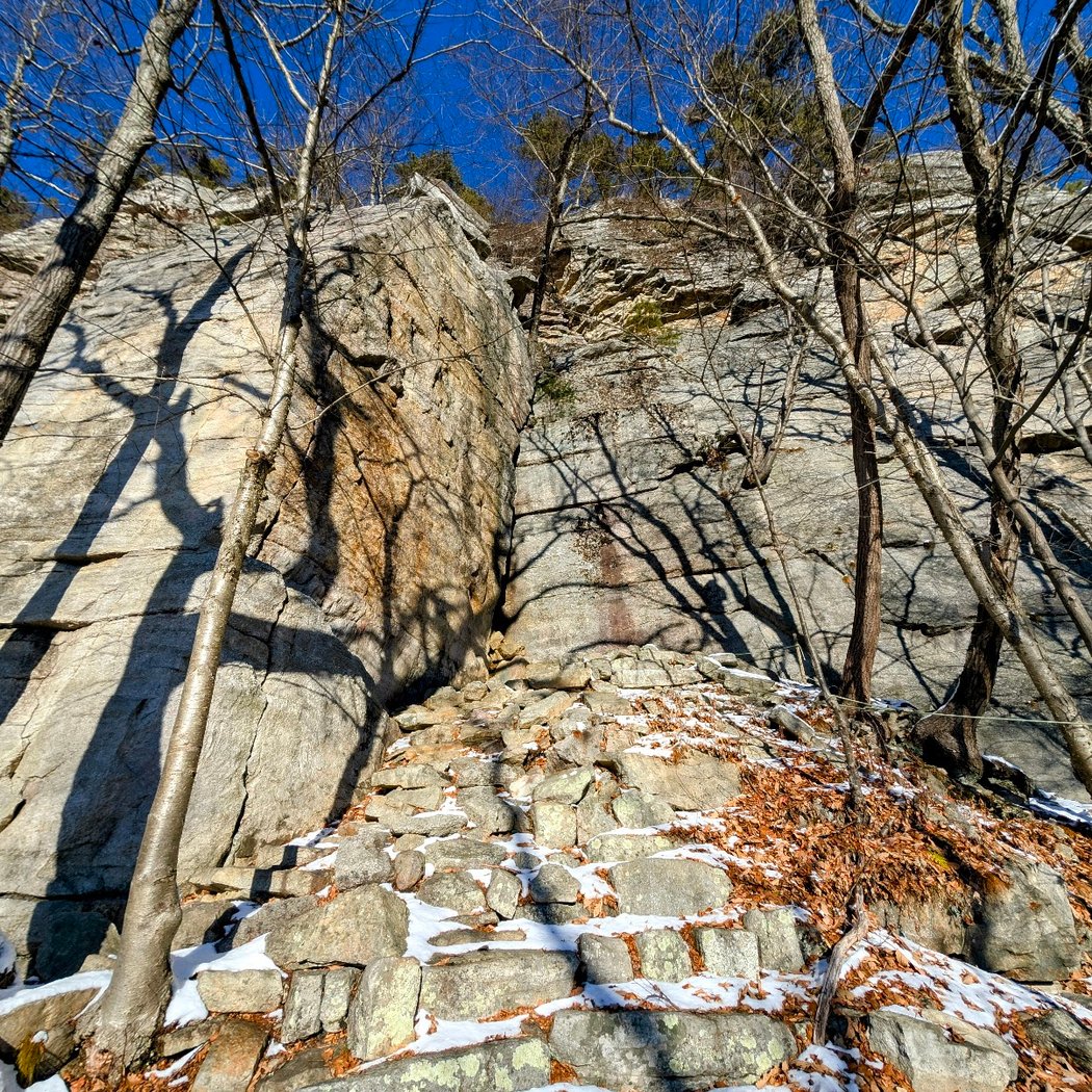 Mohonk Preserve West Trapps Trailhead 3