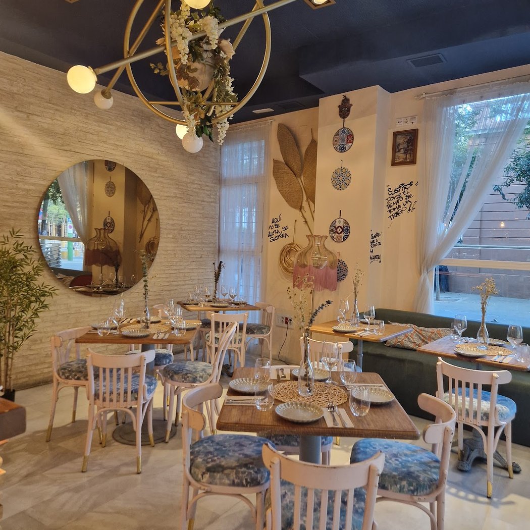 SUSPIRO. Tapas & Vinos 3