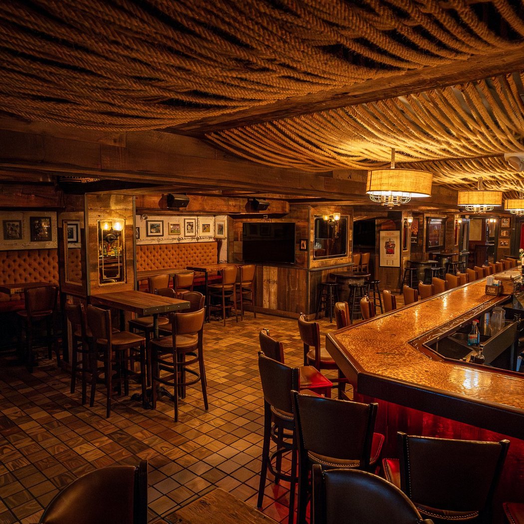 The Irish American Pub 3