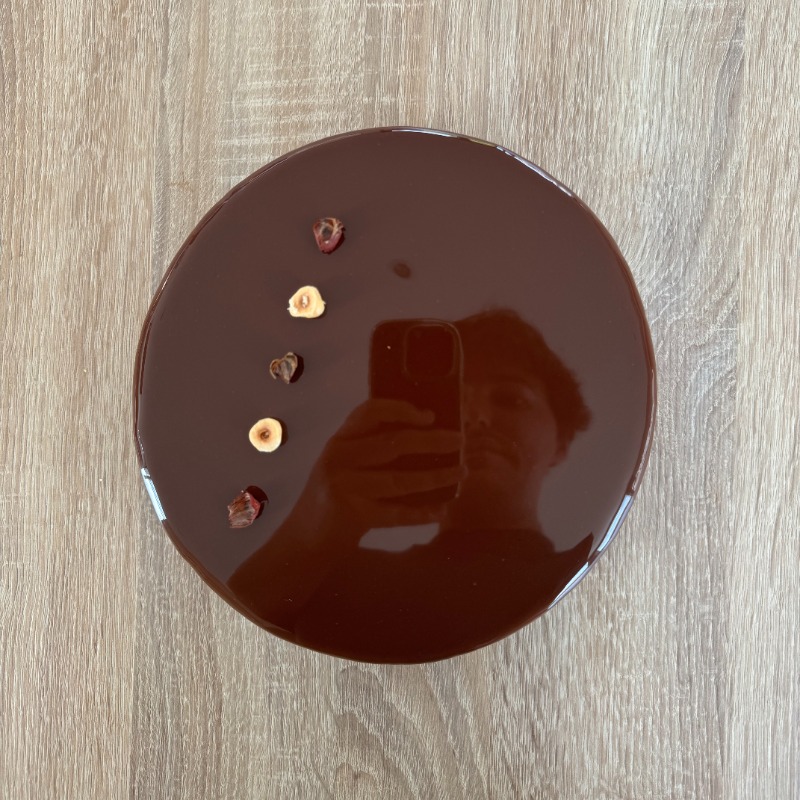 Entremets chocolat / noisettes avec Glaçage Miroir 1