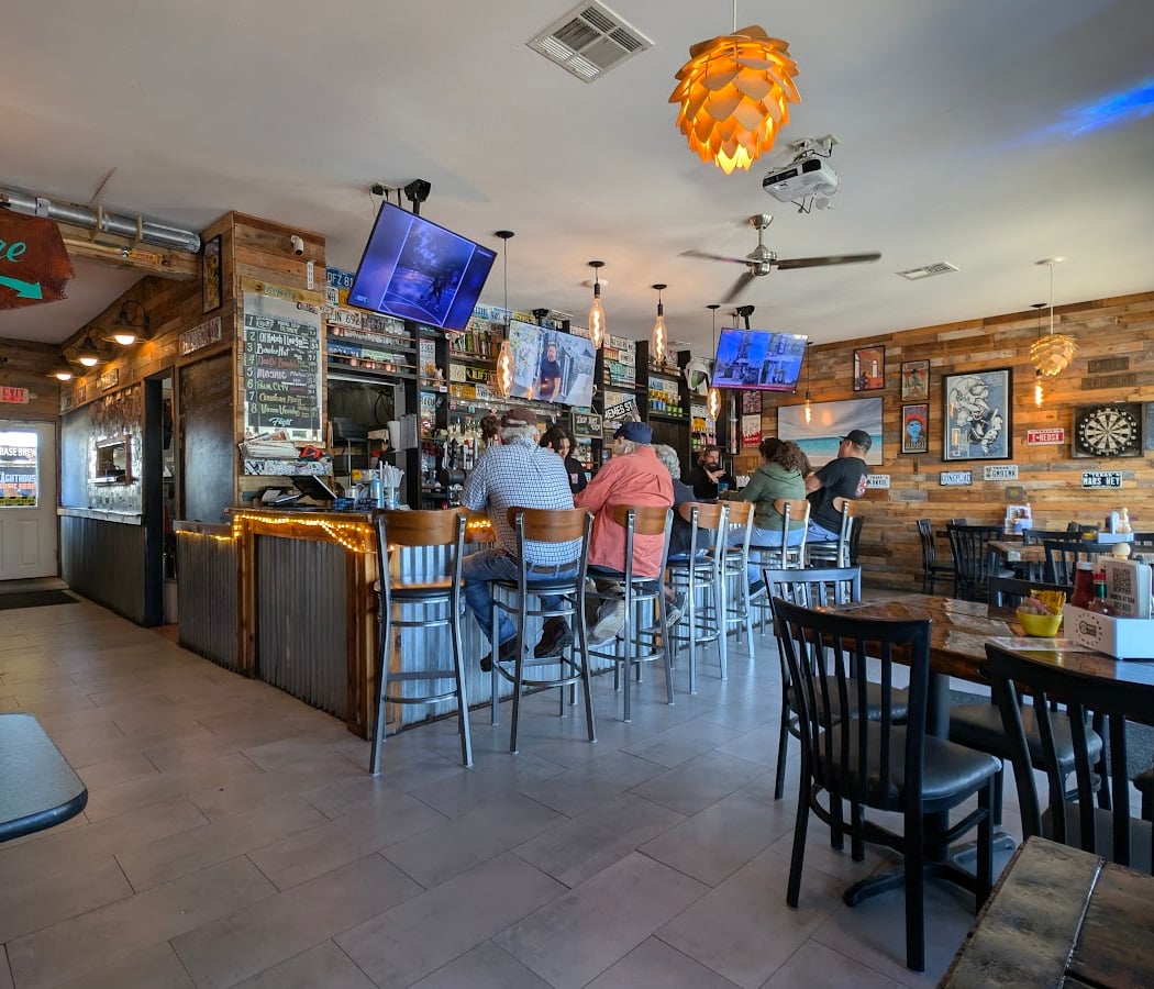 Hopper Haus Bar and Grill 3