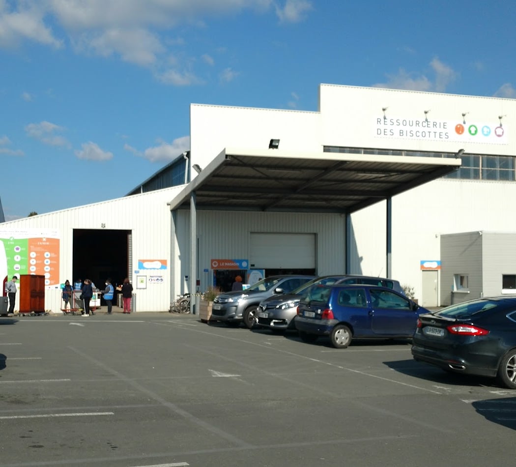Magasin de la Ressourcerie des Biscottes 2