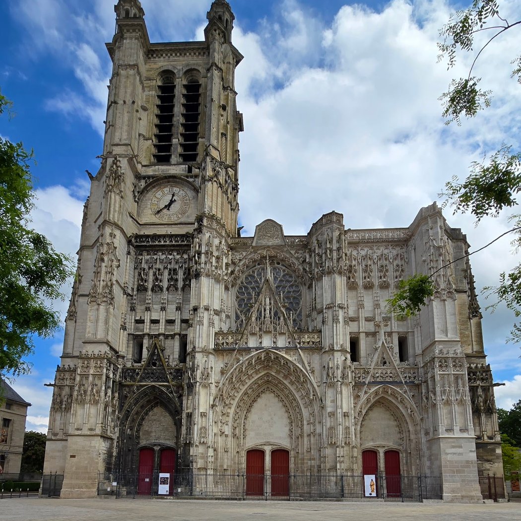 Cathédrale Saint-Pierre Saint-Paul 3