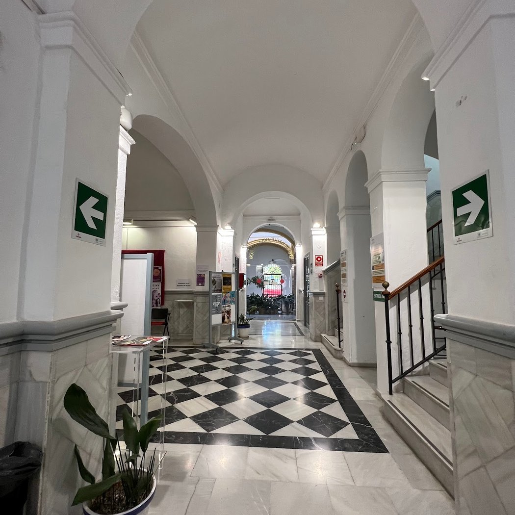 Centro Cívico La Casa de las Columnas 3