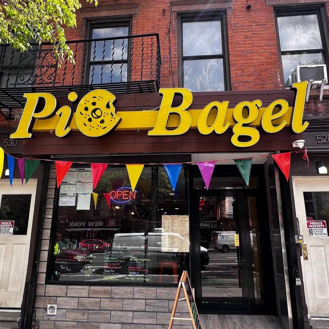Pio Bagel On 9th 2