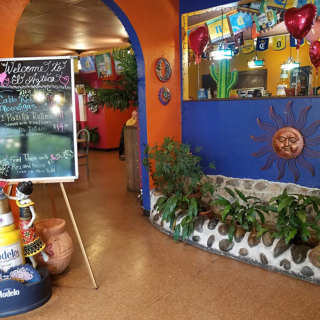 El Azteca Restaurant 2