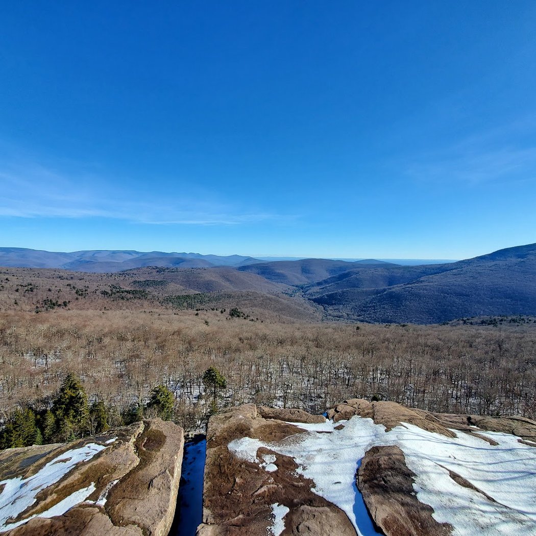 Giant Ledge Trailhead 1