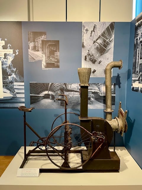 Permanent Exhibition: "Les Archives explorent le temps" 1