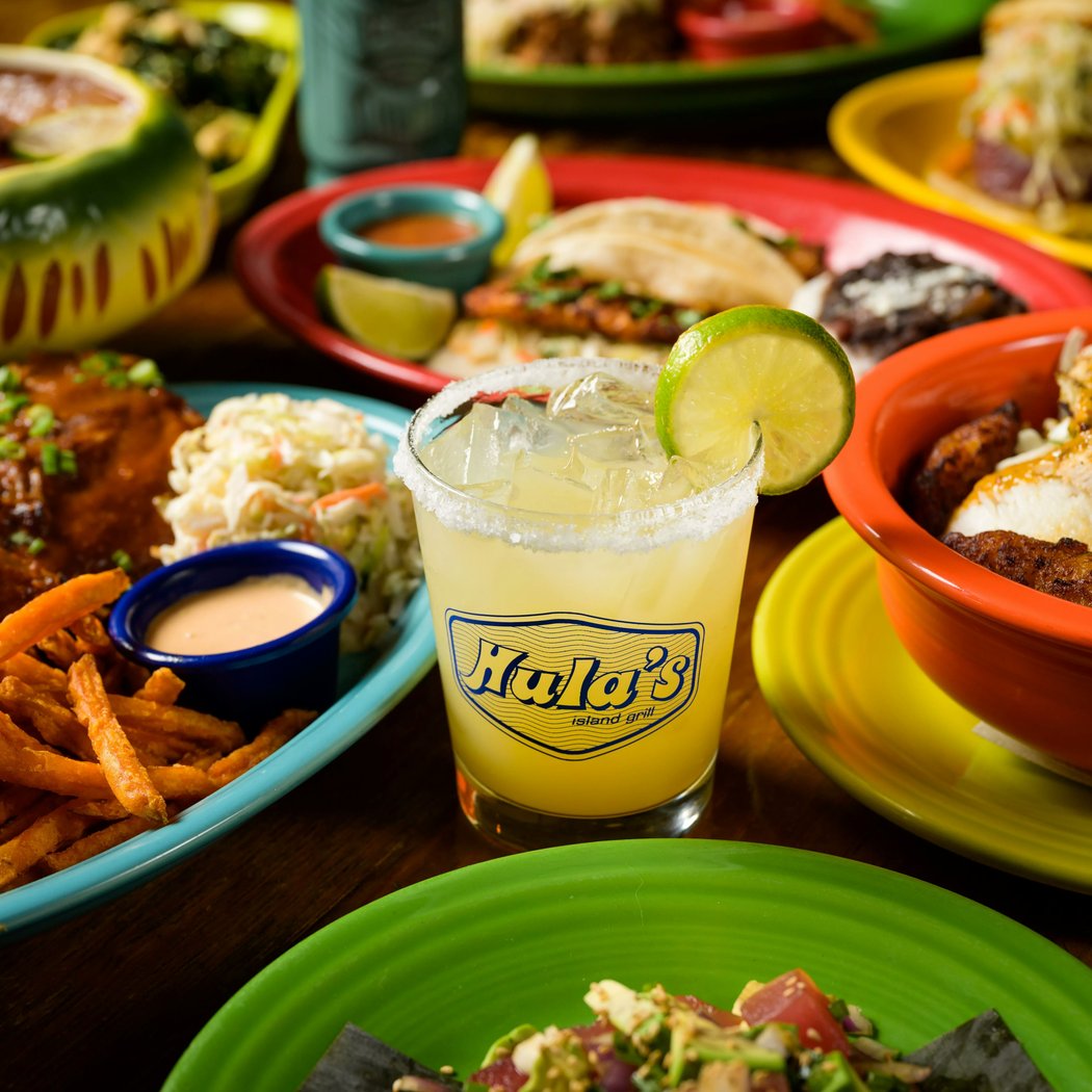 Mahalo Mondays @ Hula's! 1