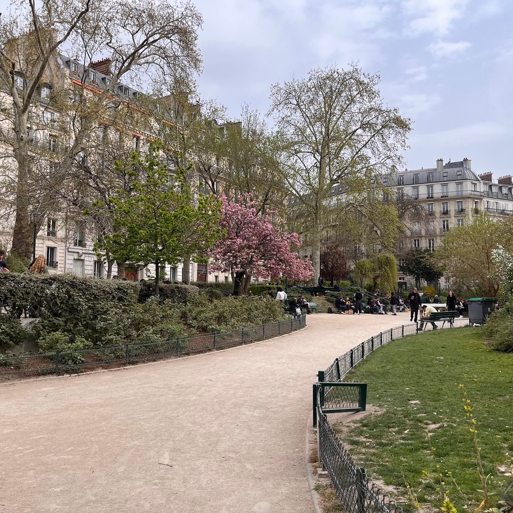 Jardin ouvert la nuit 1