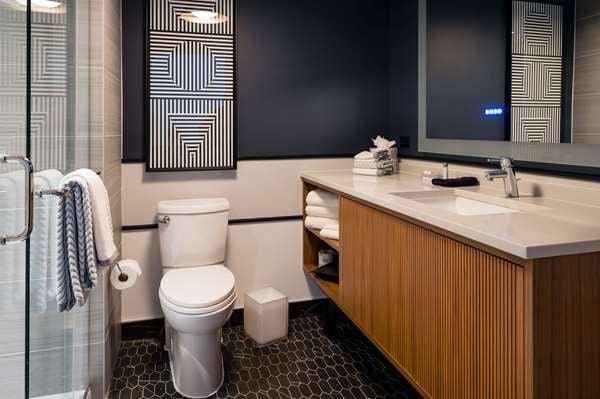 Cambria Hotel Boston Somerville 3