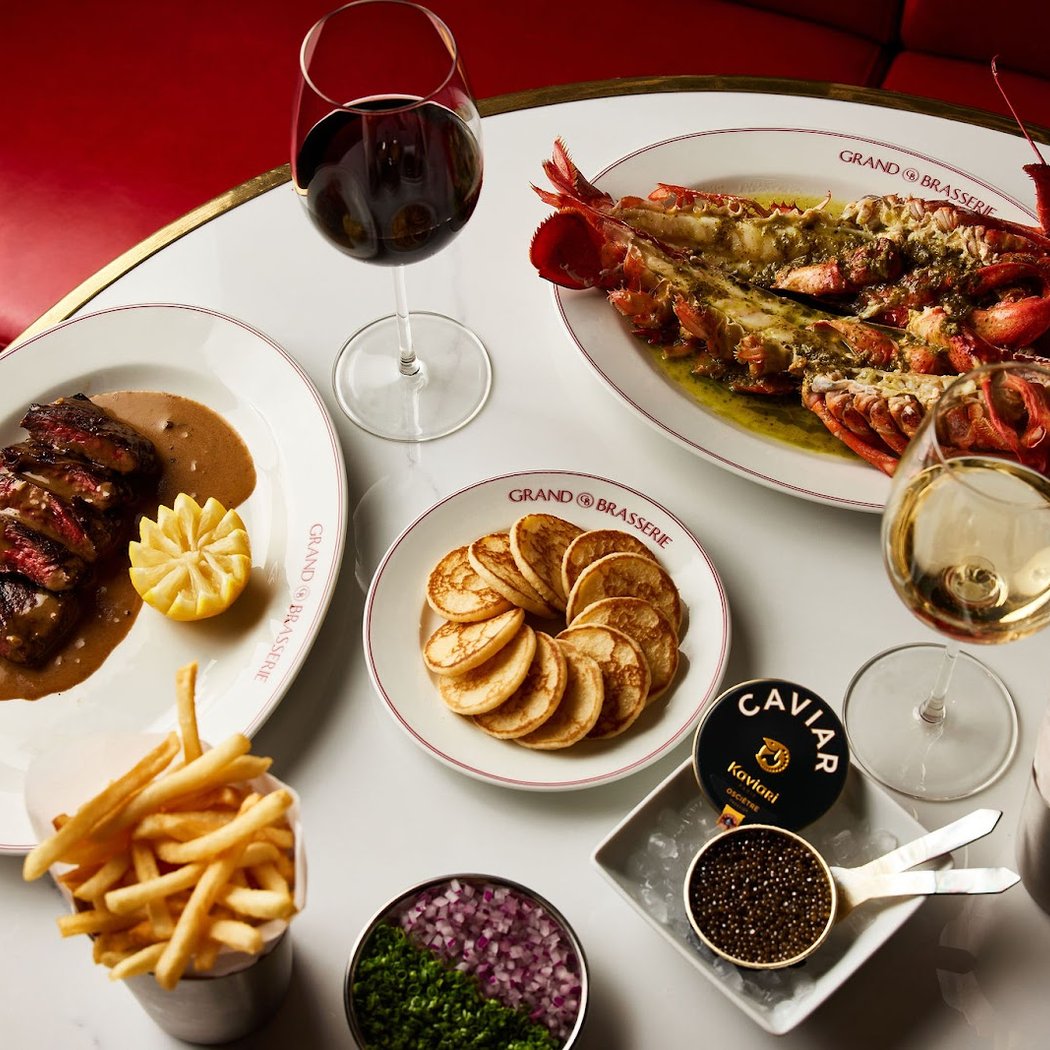 Holiday Dining at Grand Brasserie 1