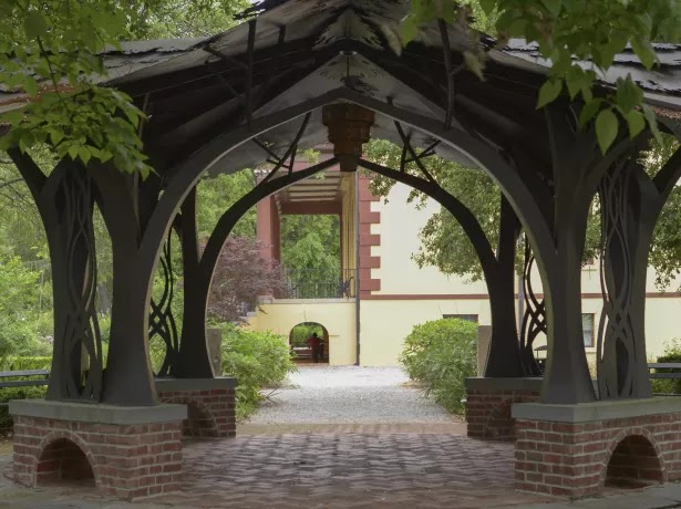 Hampton-Preston Mansion and Gardens 3